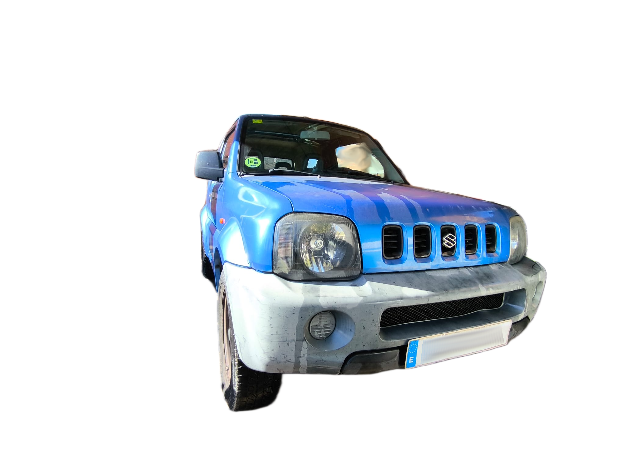 Vista frontal del Jimny azul, fondo blanco