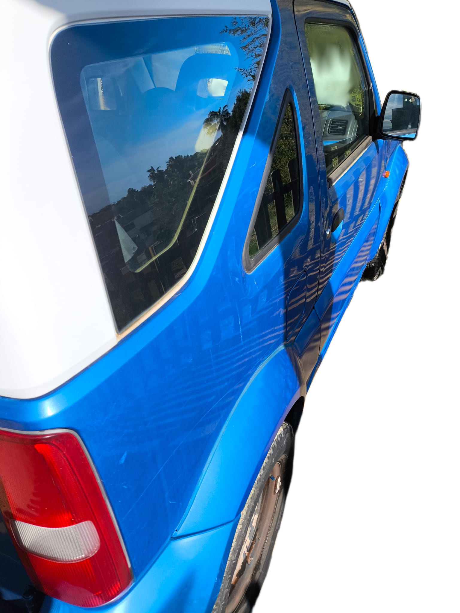 Lateral derecho trasero con Hard Top blanco